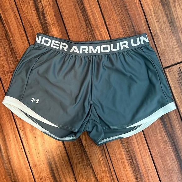 Under Armour Shorts - Picture 1 of 2